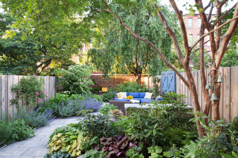 How to Turn a Long Narrow Garden Into an Outdoor Oasis?