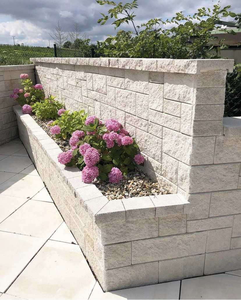 The Best Materials for Garden Wall Borders