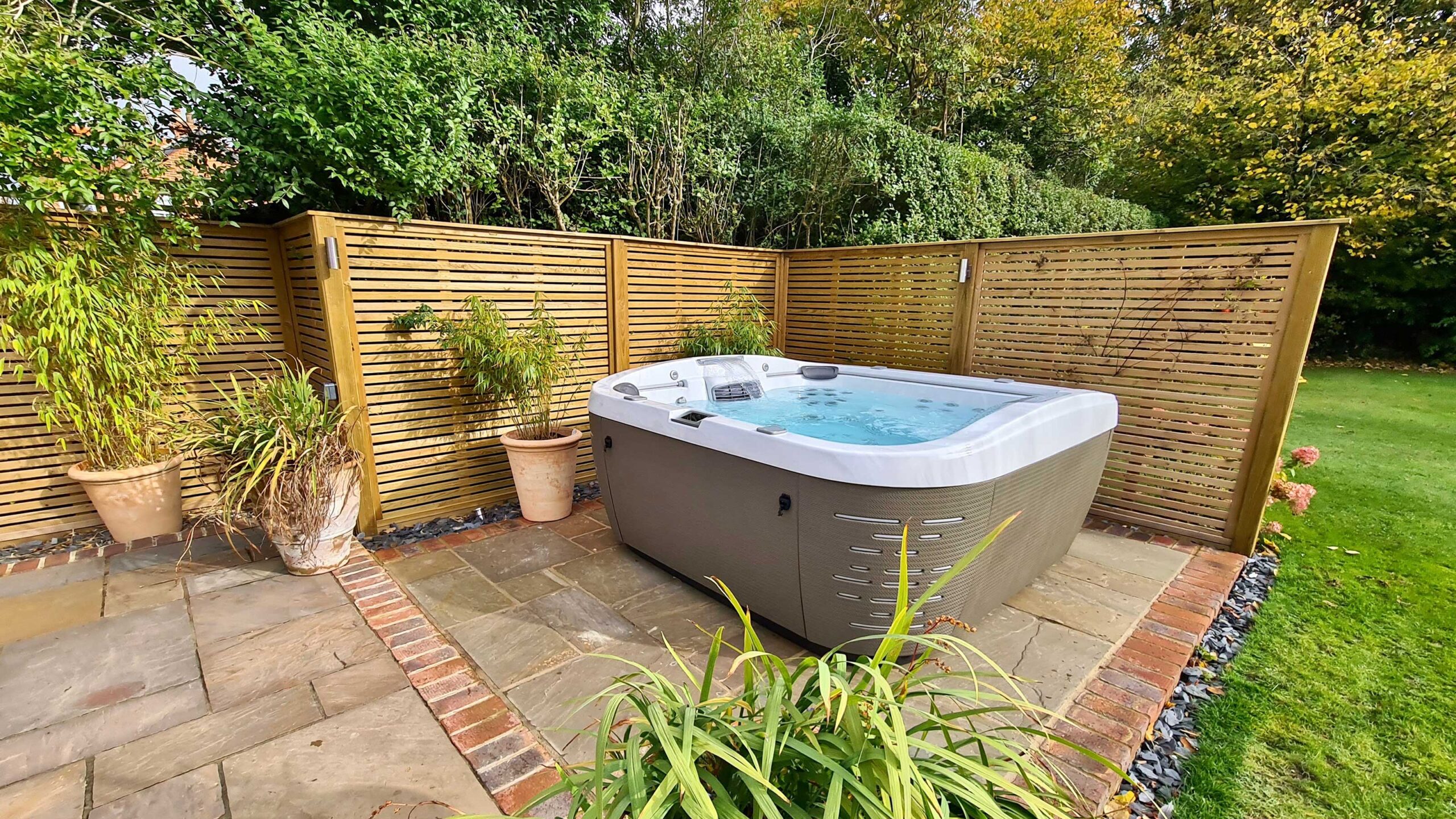 Tips and Tricks for Maintaining Your Jacuzzi Garden