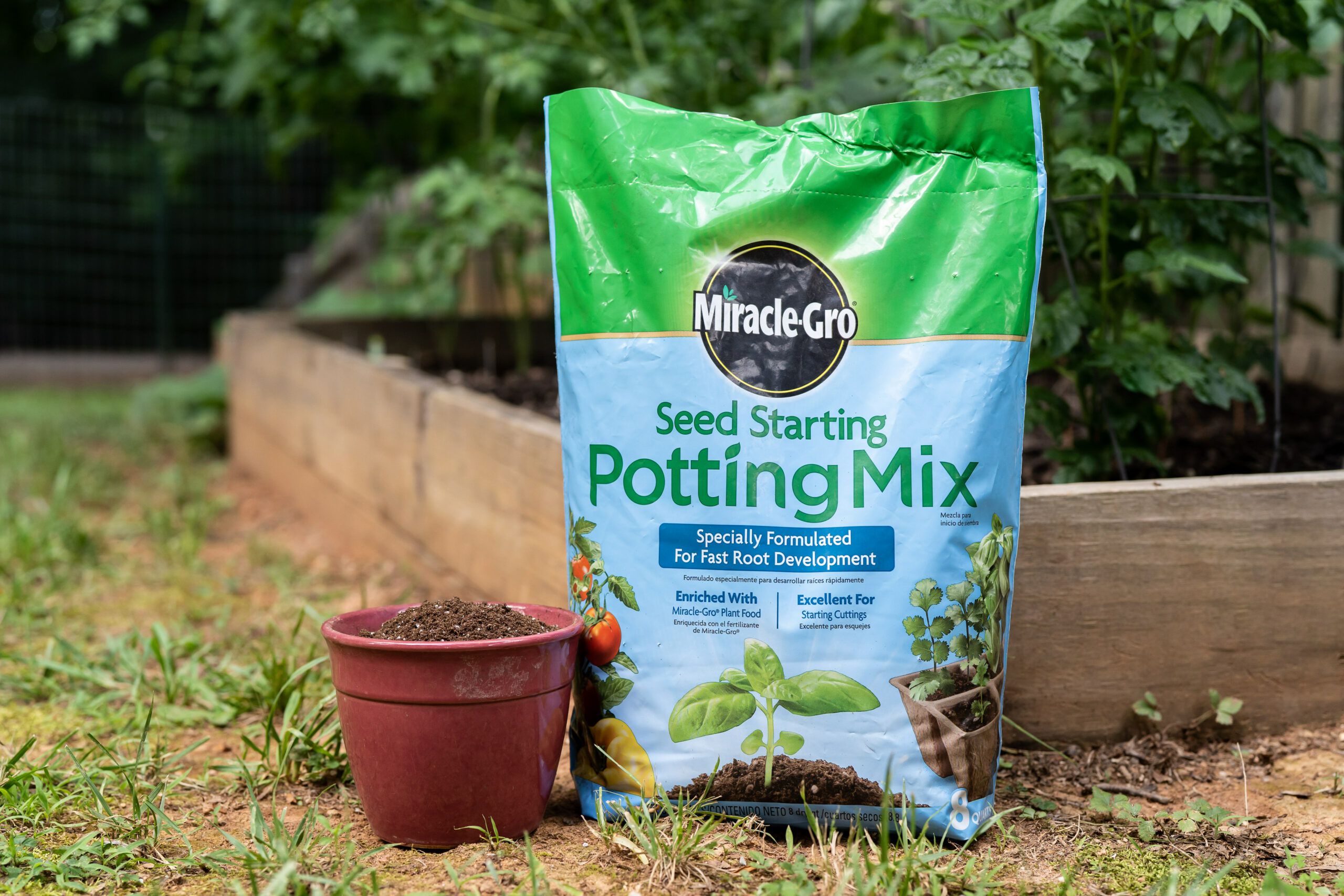 Miracle-Gro Garden Soil Vs Potting Mix